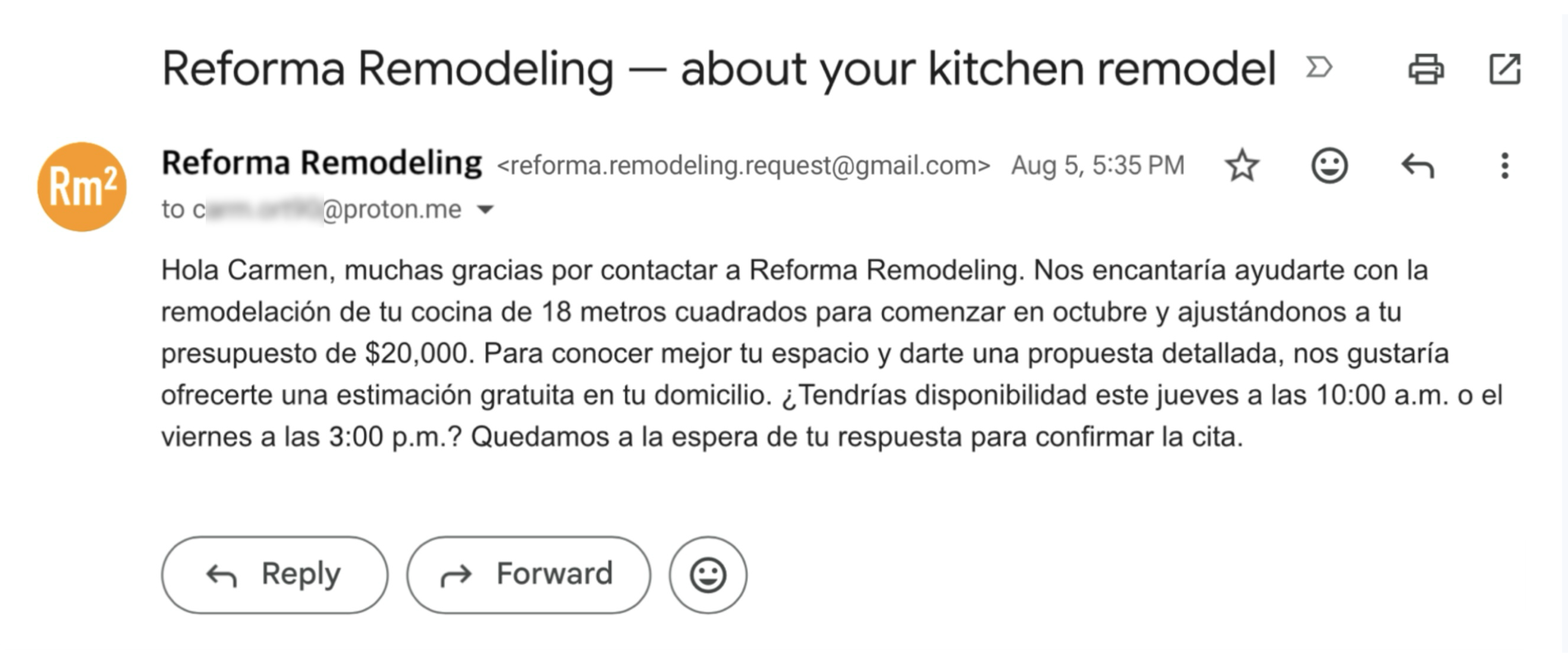 The automatic reply sent in Spanish to a lead who wrote in Spanish, offering two appointment times.